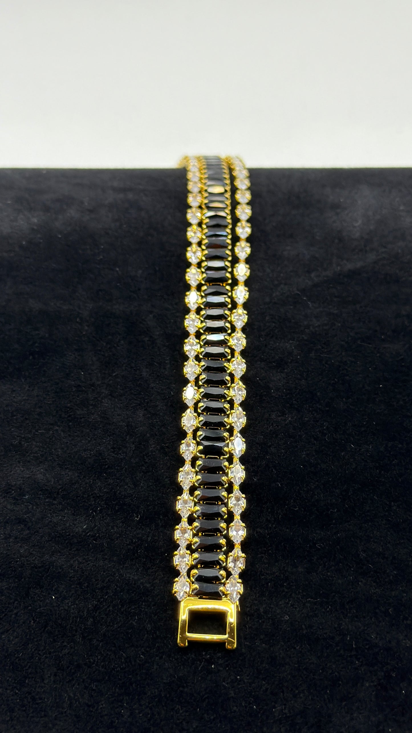 Aurique Zirconia Handchain 1007