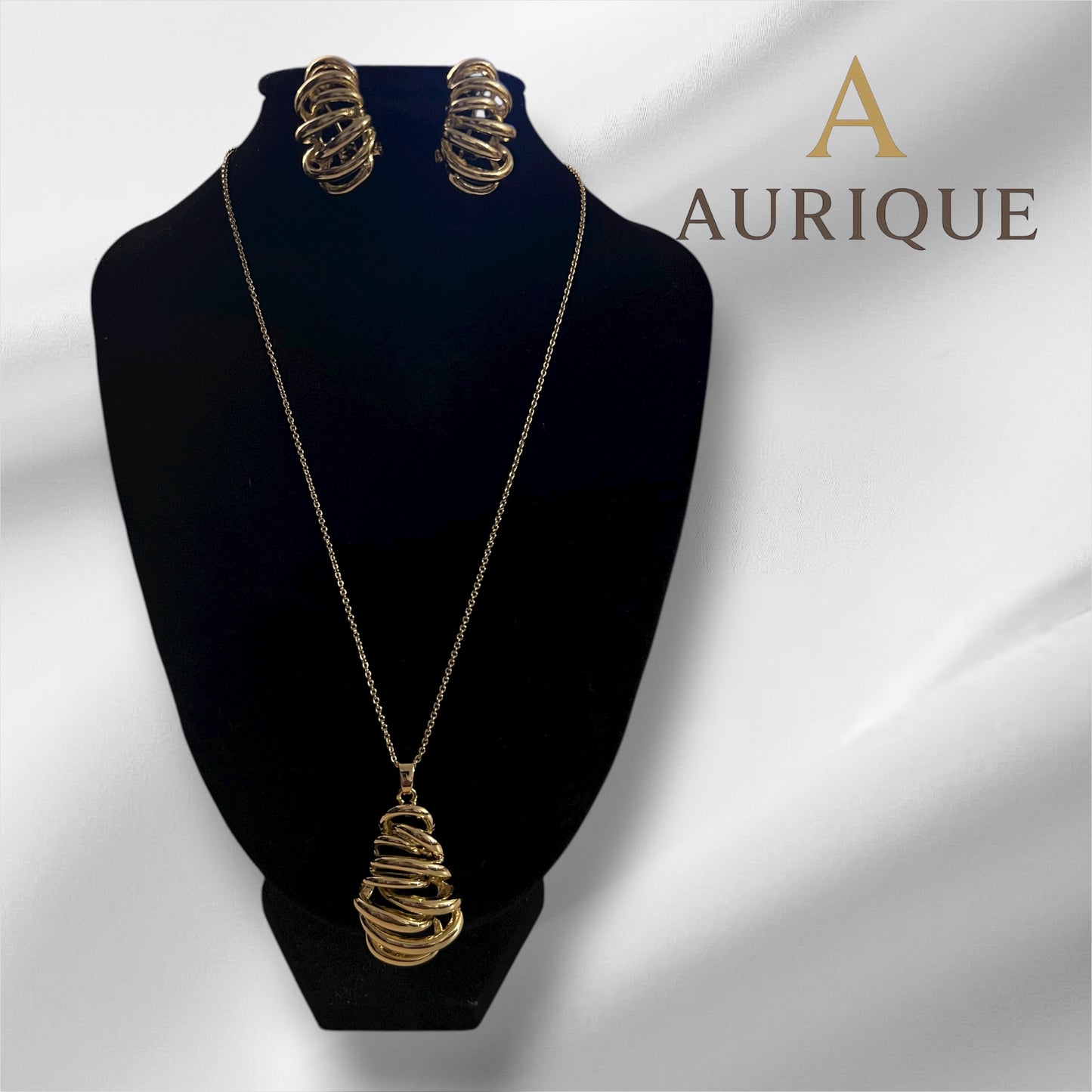 Gold Twisted Earring, pendant with chain