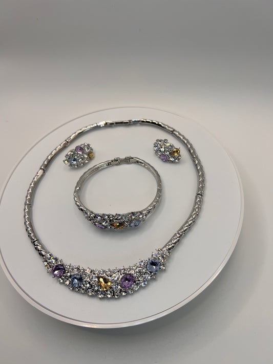 Aurique Stoned Silver Set