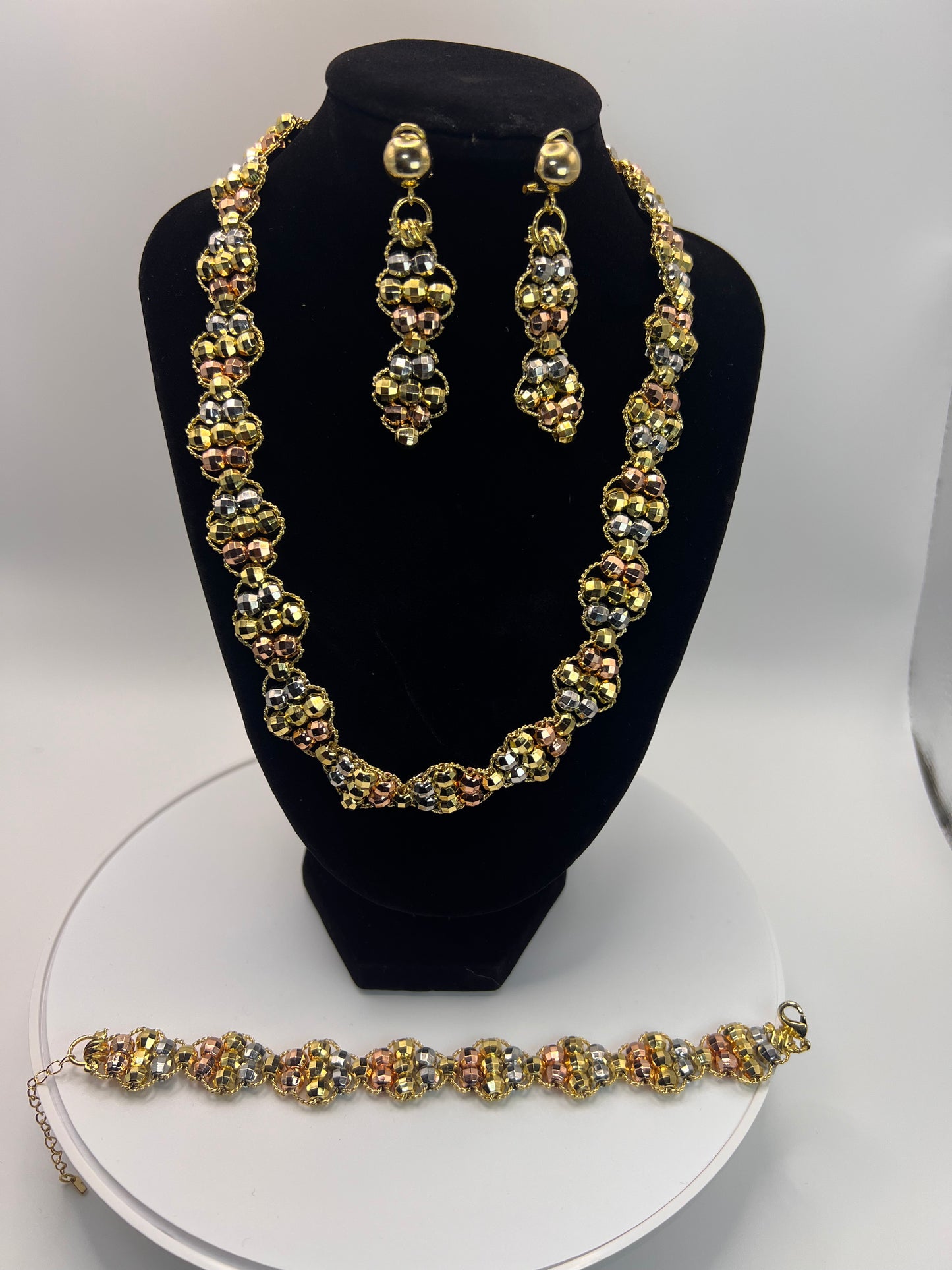 Diamond Cut Non Tarnish Gold set