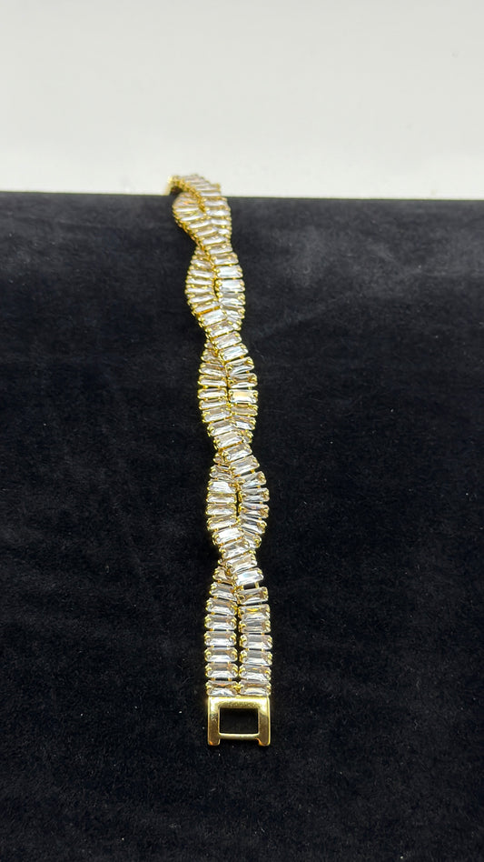 Aurique Zirconia Handchain 1009