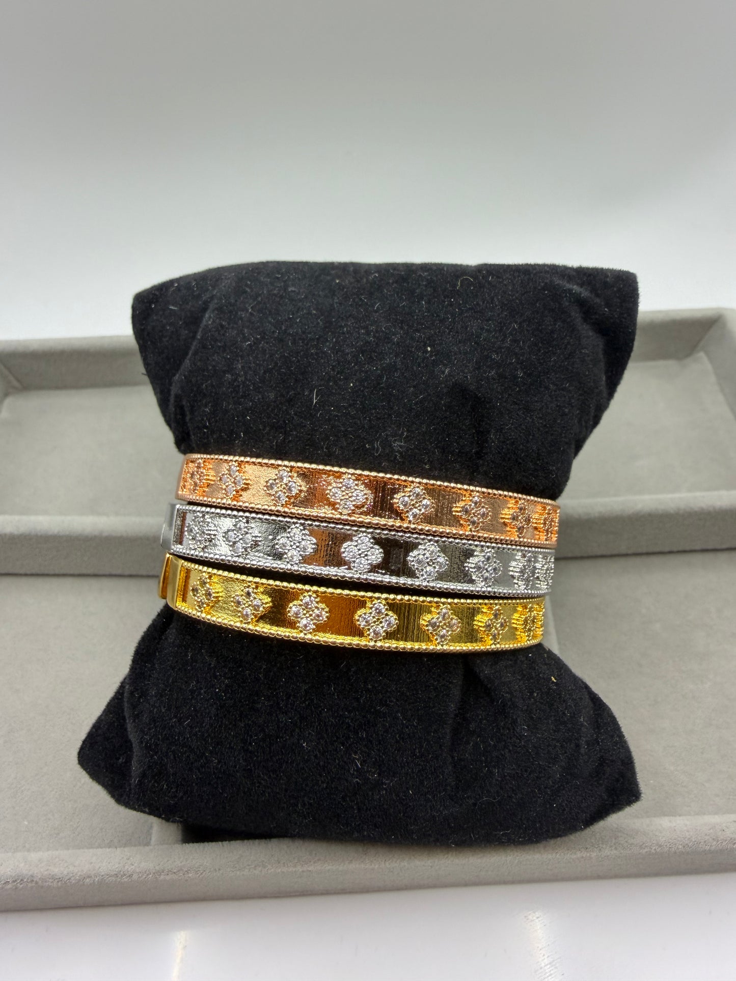 Aurique Itallian three tone Bracelet 1015