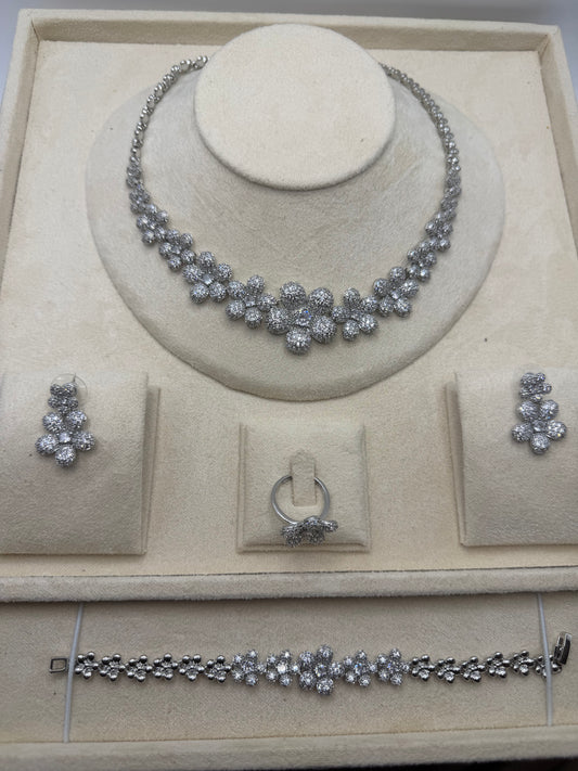 Aurique Zirconia Set 1039