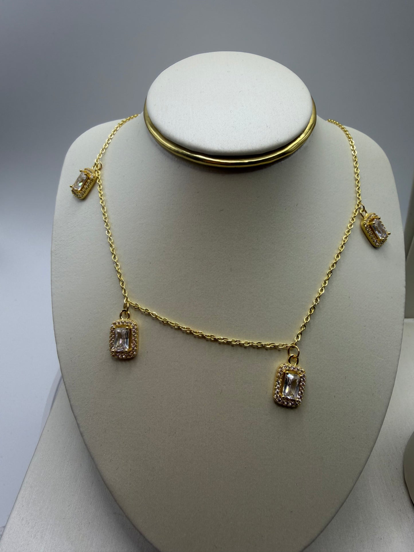 Aurique Stoned Necklace