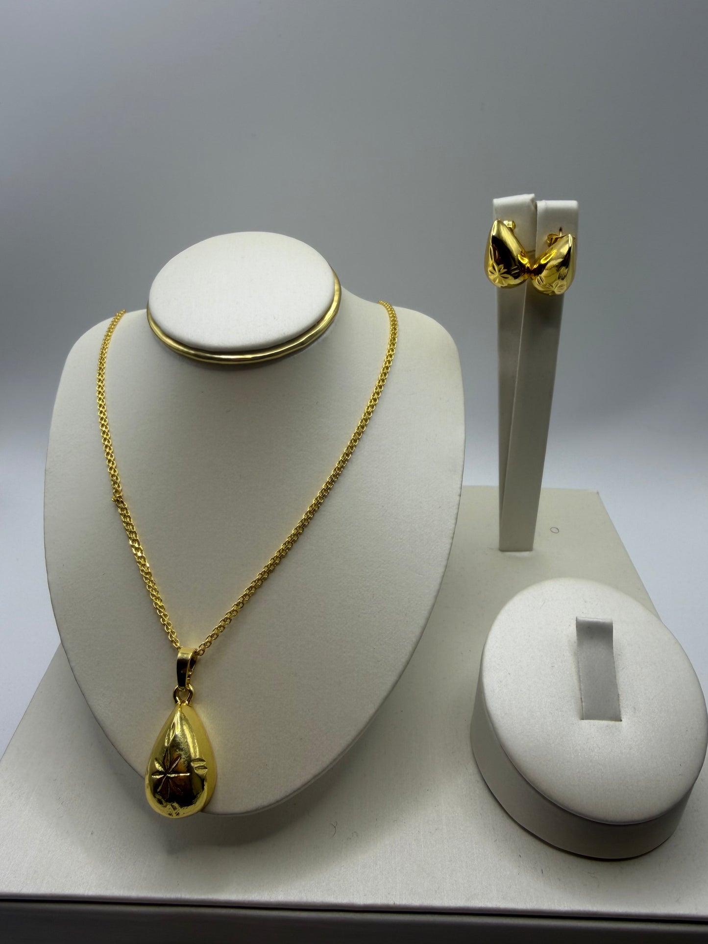 Aurique itallian earrings and pendant 1044