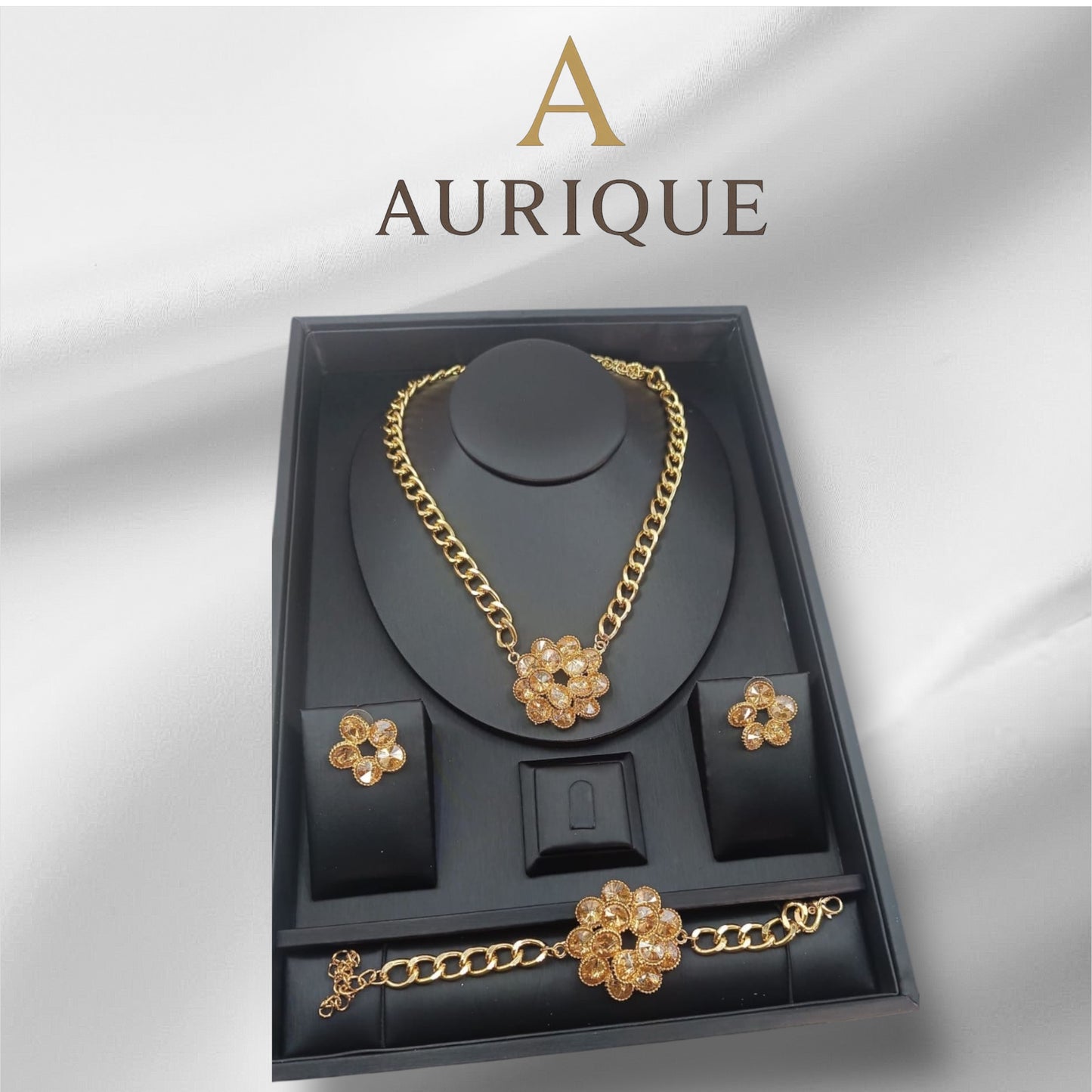 Cut Diamond Non-Tarnish Set